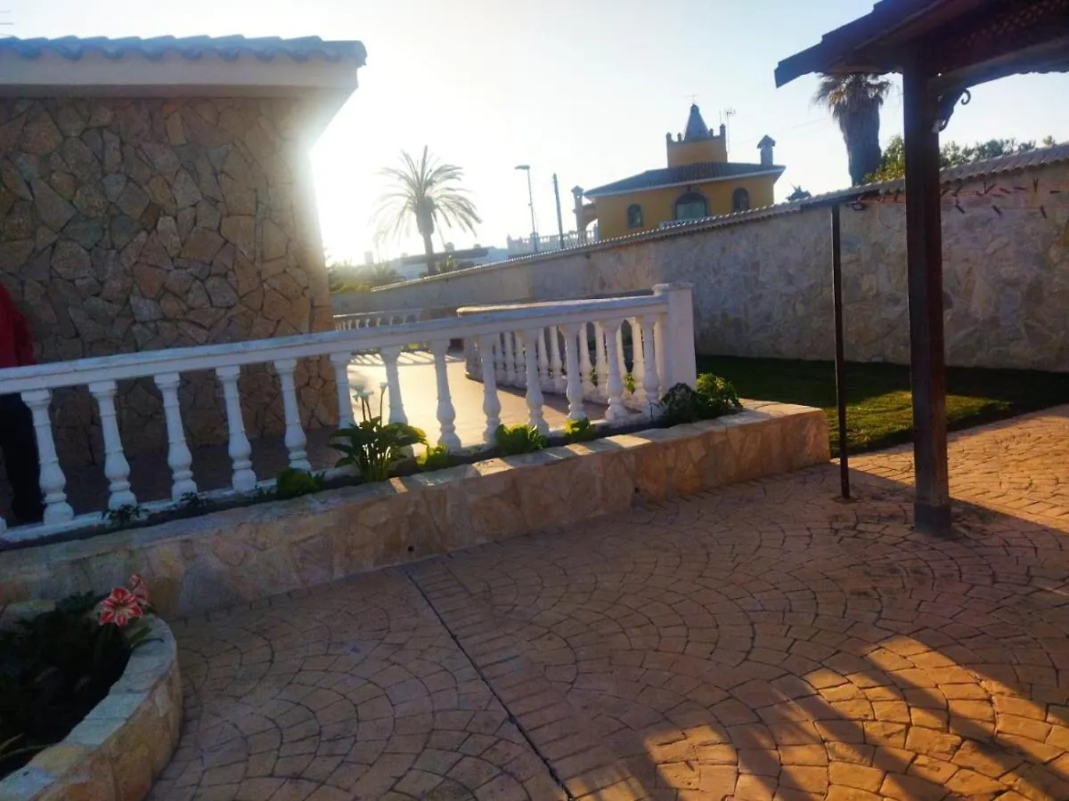 Chalet Con Encanto Y Piscina Chiclana de la Frontera Villa